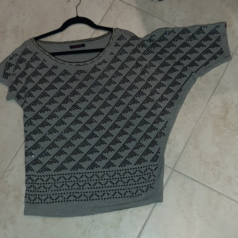 Top - Picture 5 of 6